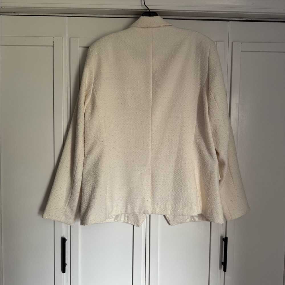 Women's Cream Double-Breasted Bouclé Blazer with Gold Buttons - Picture 6 of 8